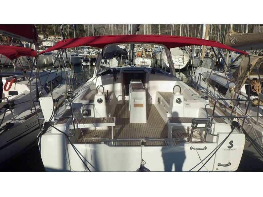 Oceanis 38.1 - Yacht Charter Dubrovnik & Boat hire in Croatia Dubrovnik-Neretva Dubrovnik Komolac ACI Marina Dubrovnik 1