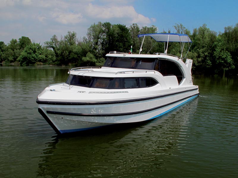 Minuetto6+ - River boat hire & Boat hire in Italy Udine Precenicco 2
