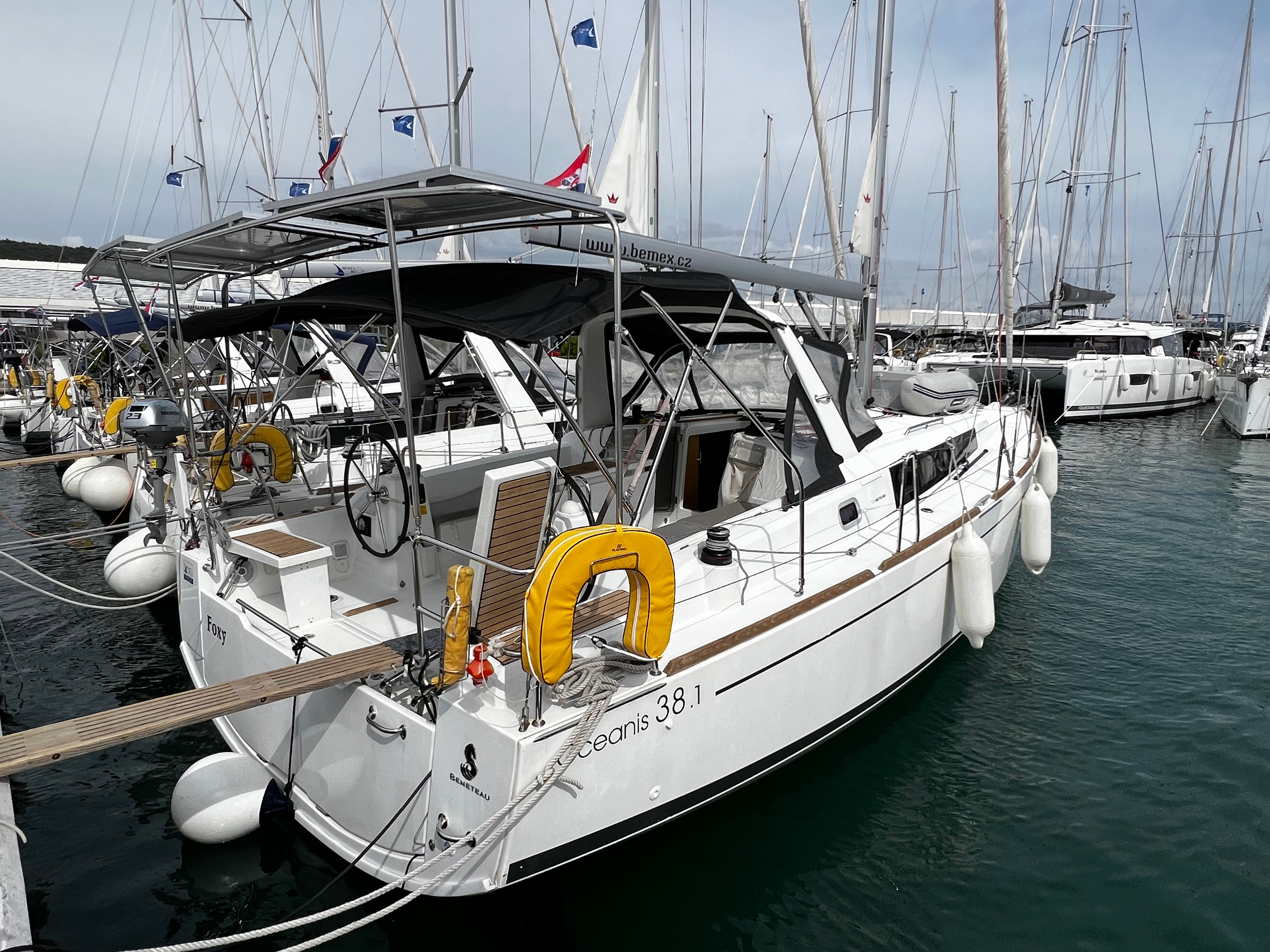 Oceanis 38.1 - Yacht Charter Sukosan & Boat hire in Croatia Zadar Sukošan Marina D-Marin Dalmacija 3