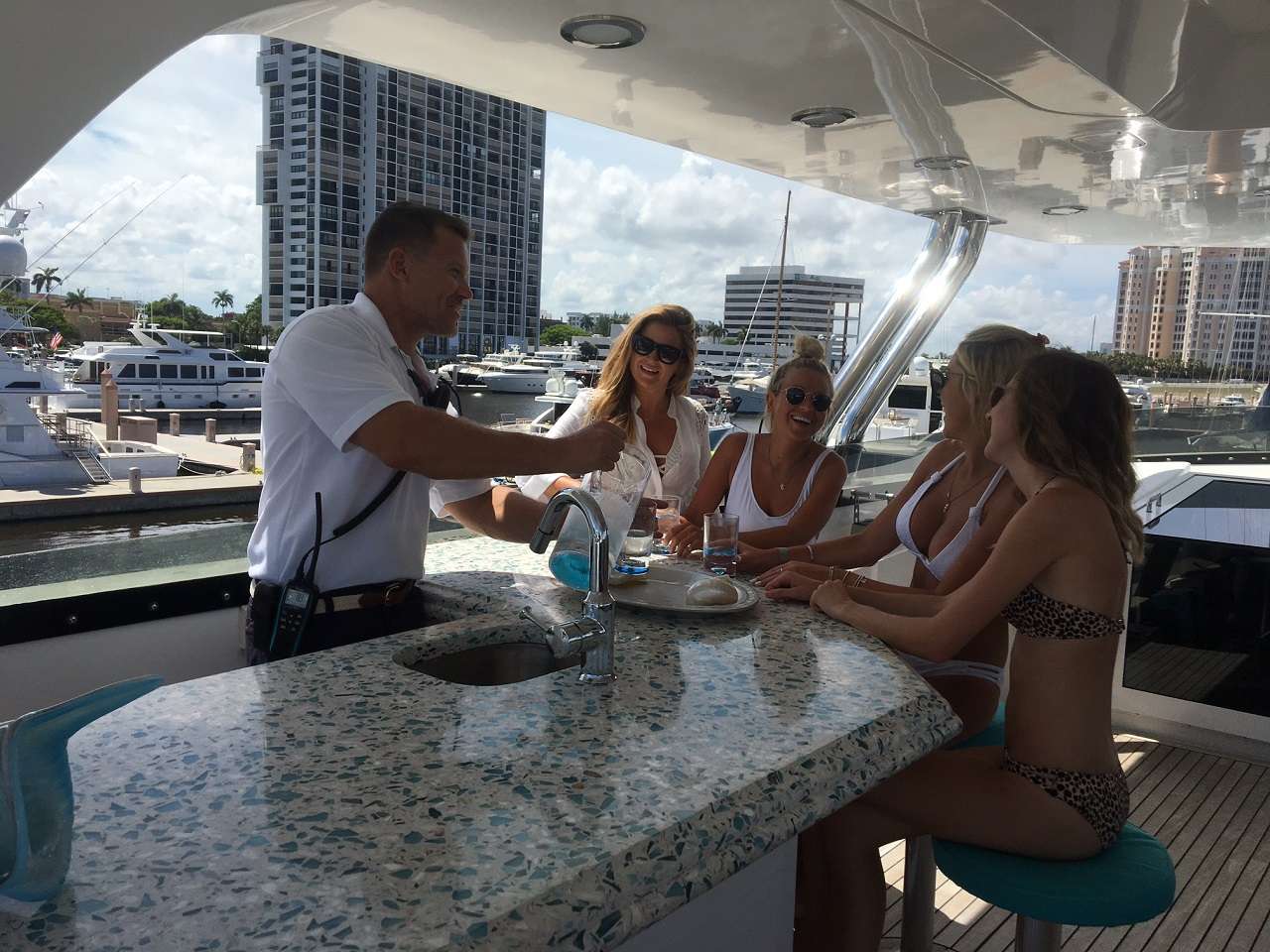 legendary - Yacht Charter Fort Lauderdale & Boat hire in Florida & Bahamas 5