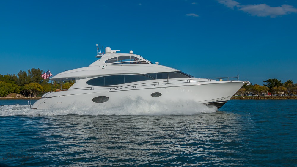 chip - Motor Boat Charter USA & Boat hire in Florida & Bahamas 6