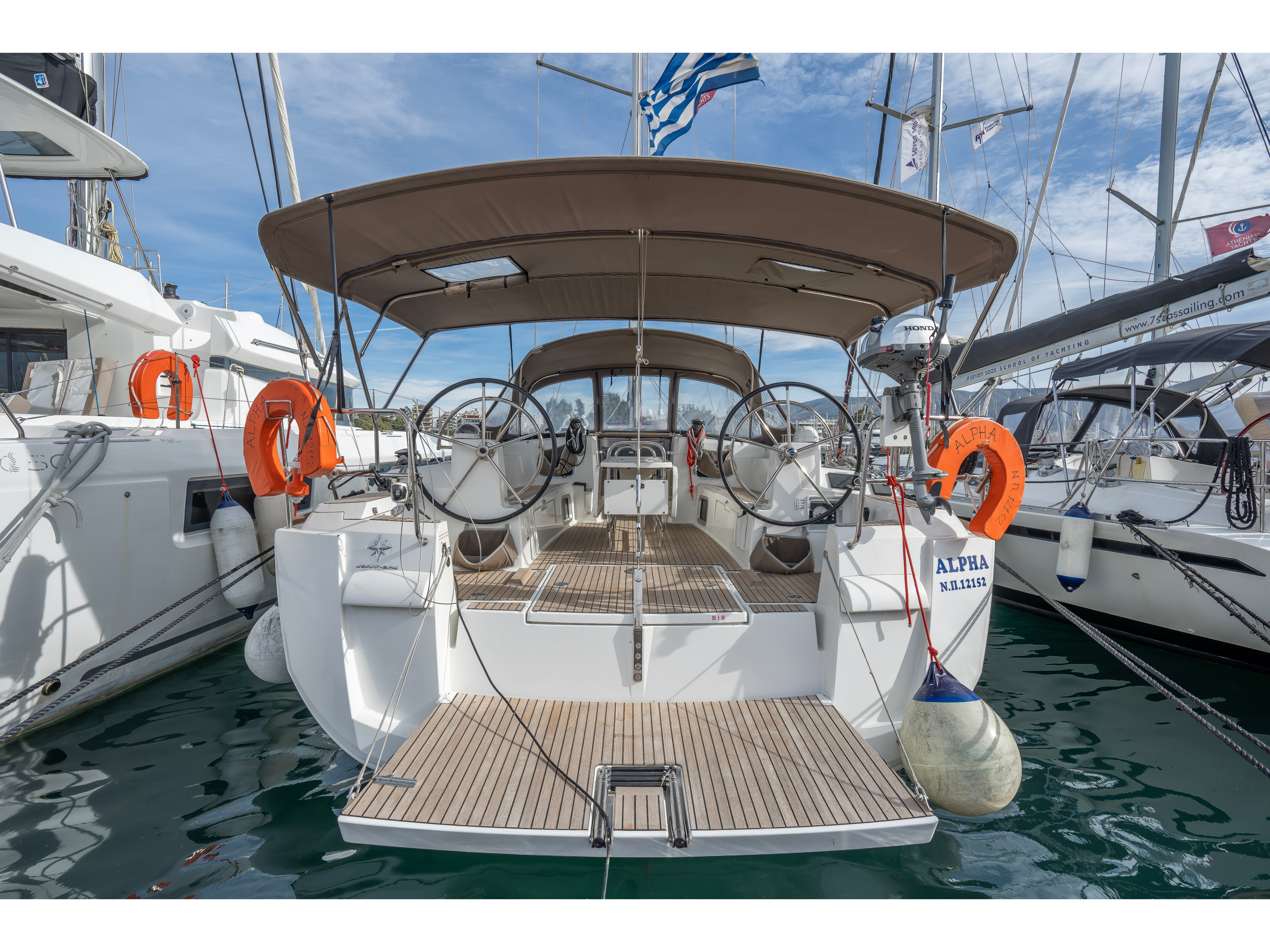 Sun Odyssey 479 - Yacht Charter Cyclades & Boat hire in Greece Cyclades Islands Paros Paros Piso Livadi Port 2