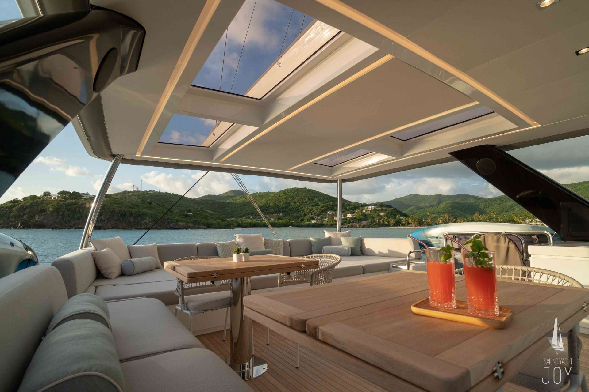 joy - Yacht Charter Uturoa & Boat hire in Caribbean and French Ploynesia 4