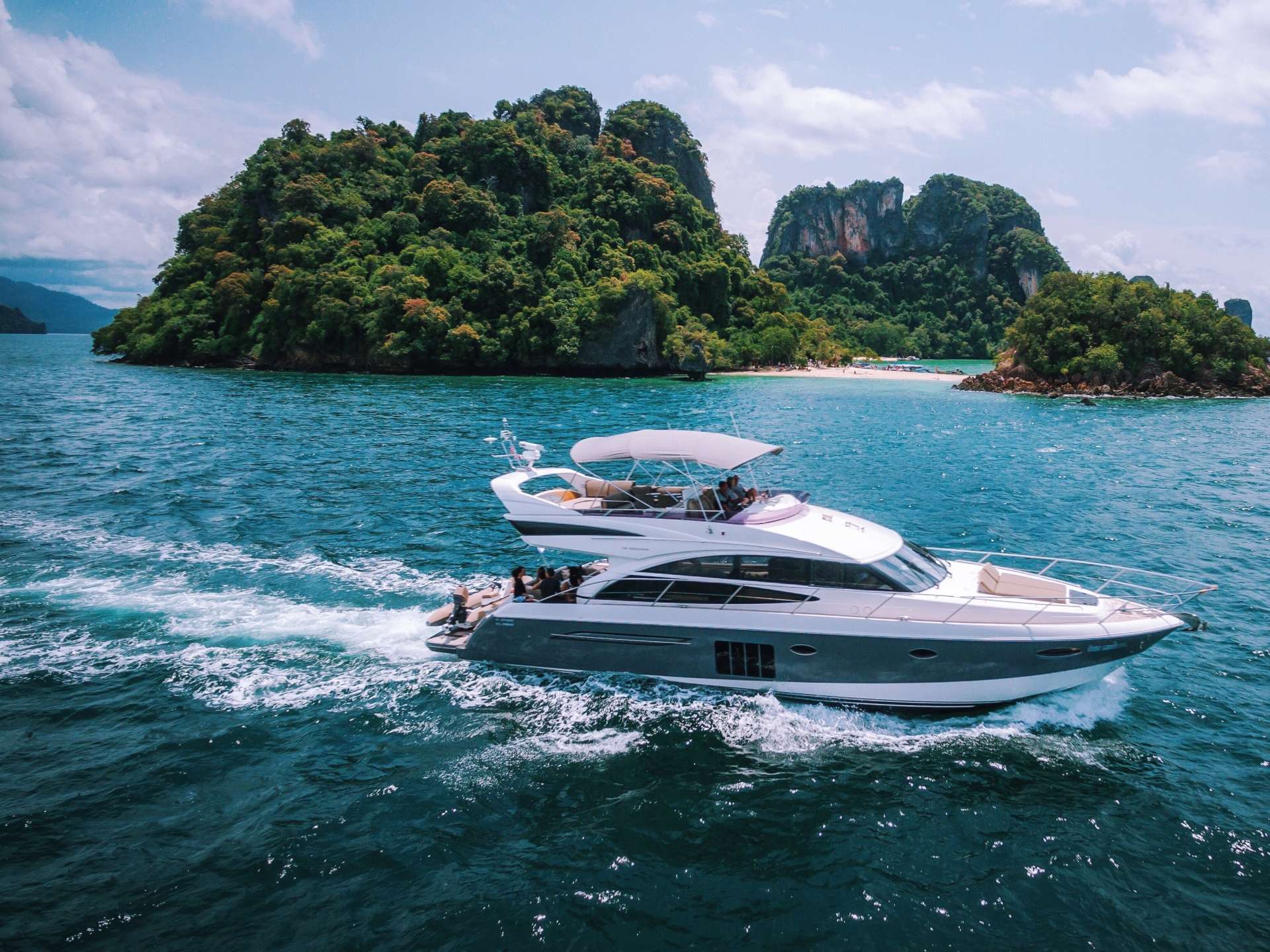 mayavee - Motor Boat Charter Thailand & Boat hire in SE Asia 1