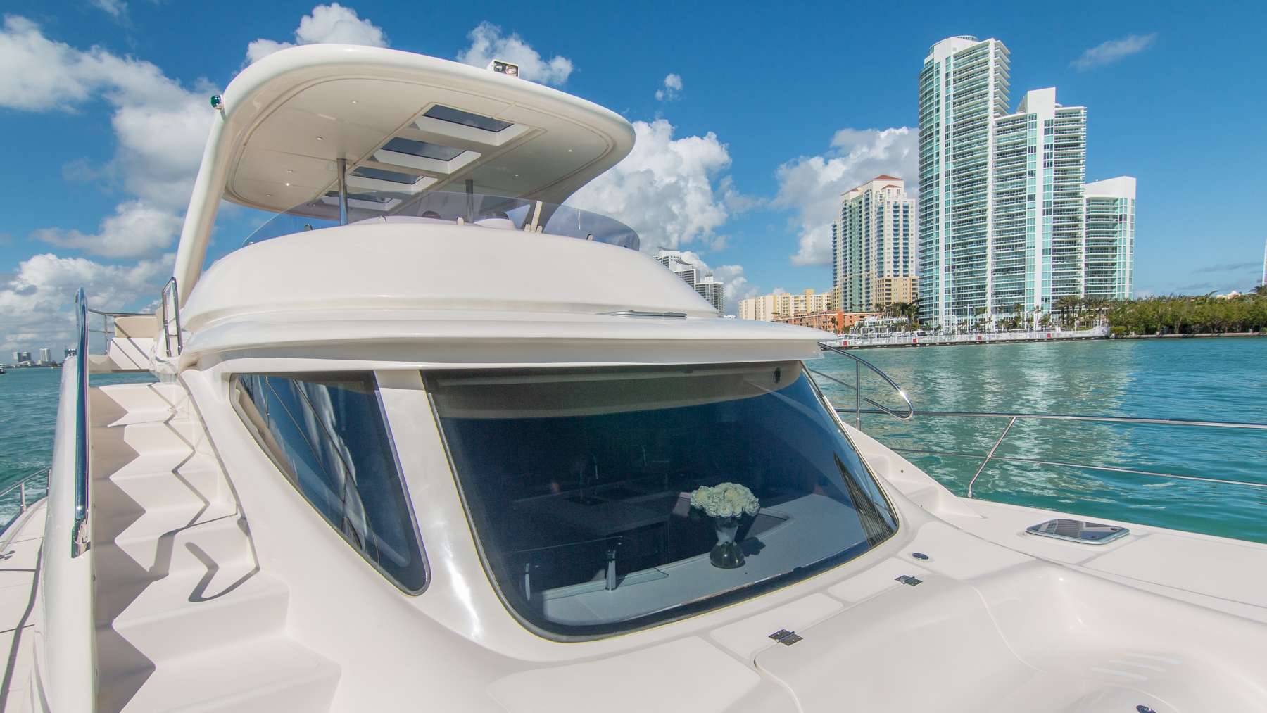 legend &amp; soul - Catamaran Charter Miami & Boat hire in Florida & Bahamas 5