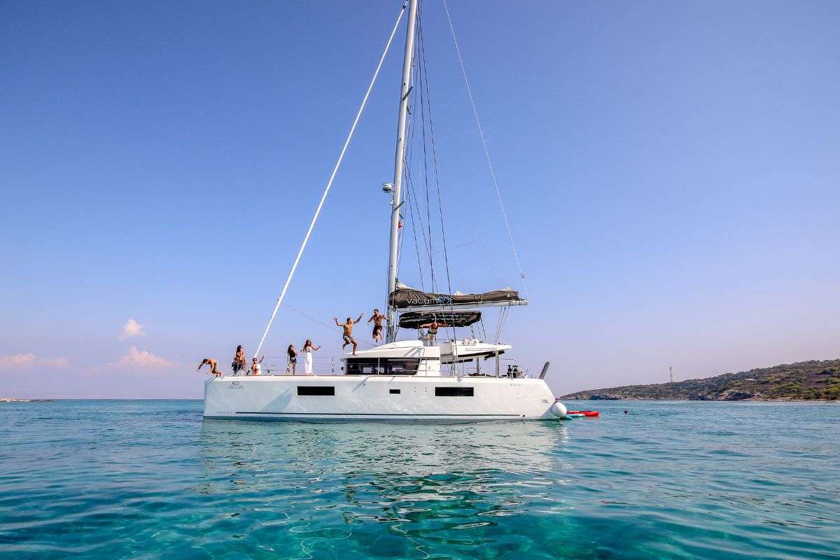 valium52 - Catamaran Charter Pula & Boat hire in Greece 2