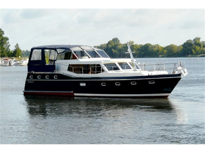 De Drait Renal 50 - Yacht Charter Plaue & Boat hire in Germany Brandenburg an der Havel Marina Brandenburg-Plaue 1
