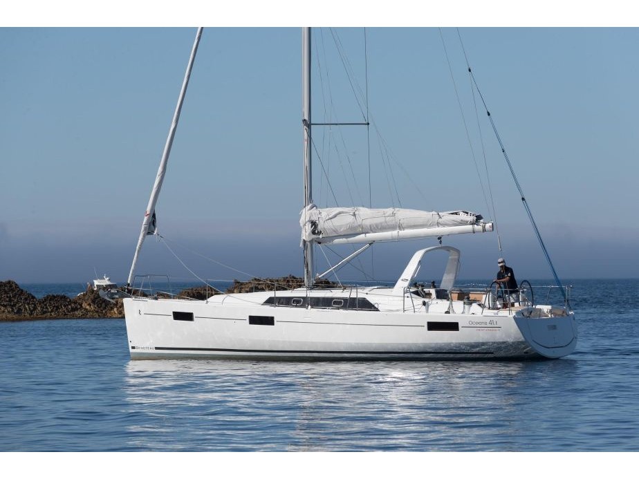 Oceanis 41.1 - Yacht Charter Capo d'Orlando & Boat hire in Italy Sicily Aeolian Islands Capo d'Orlando Capo d'Orlando Marina 1