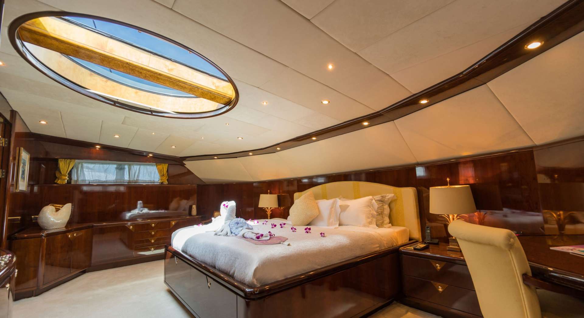 xanadu of london - Luxury yacht charter Thailand & Boat hire in SE Asia 6