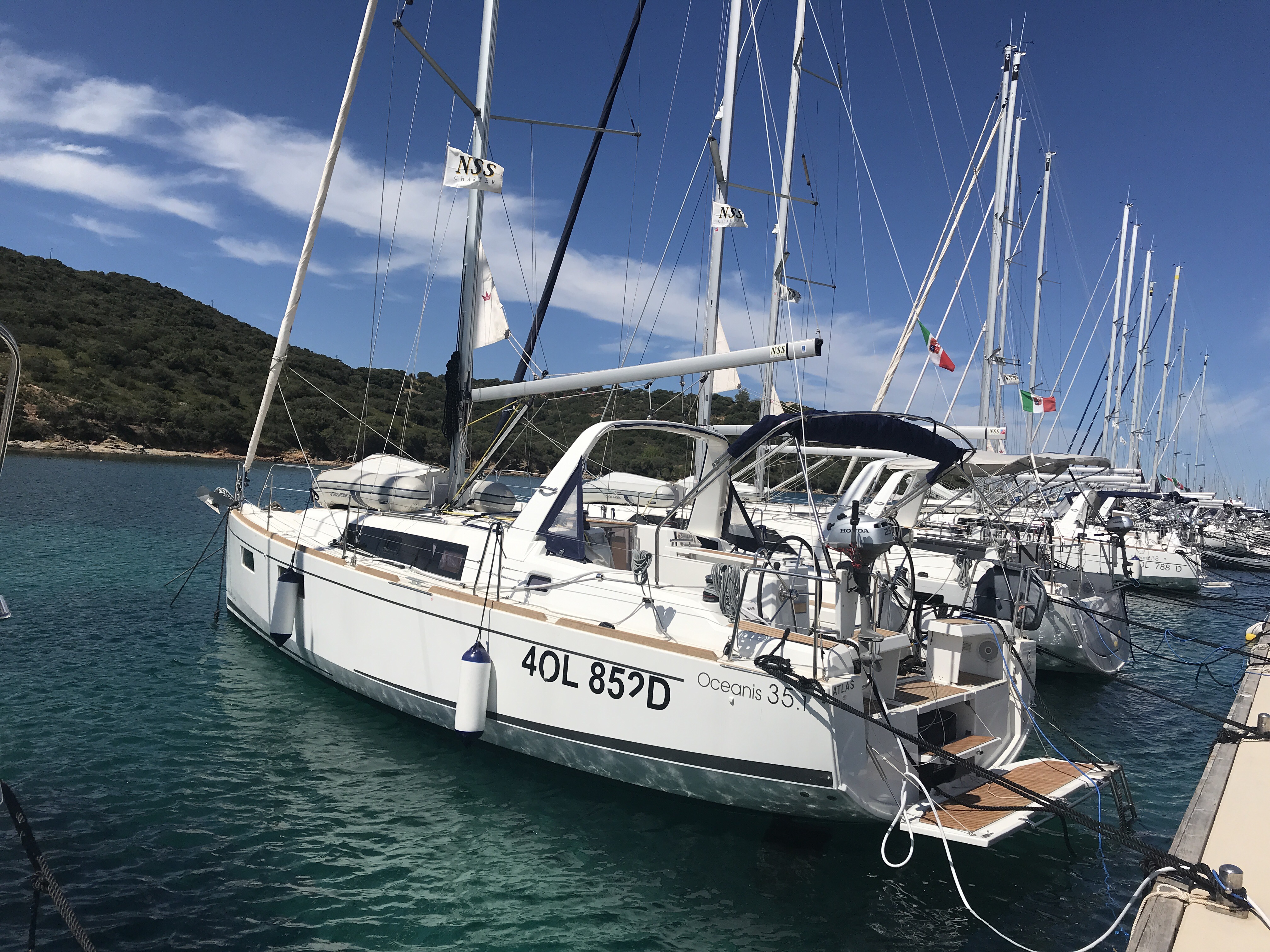 Oceanis 35.1 - Yacht Charter Castiglioncello & Boat hire in Italy Tuscany Castiglioncello Marina Cala de' Medici 3