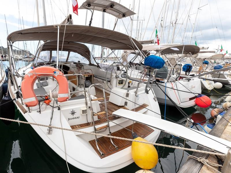 Sun Odyssey 44 i - Yacht Charter Piombino & Boat hire in Italy Tuscany Piombino Salivoli 3