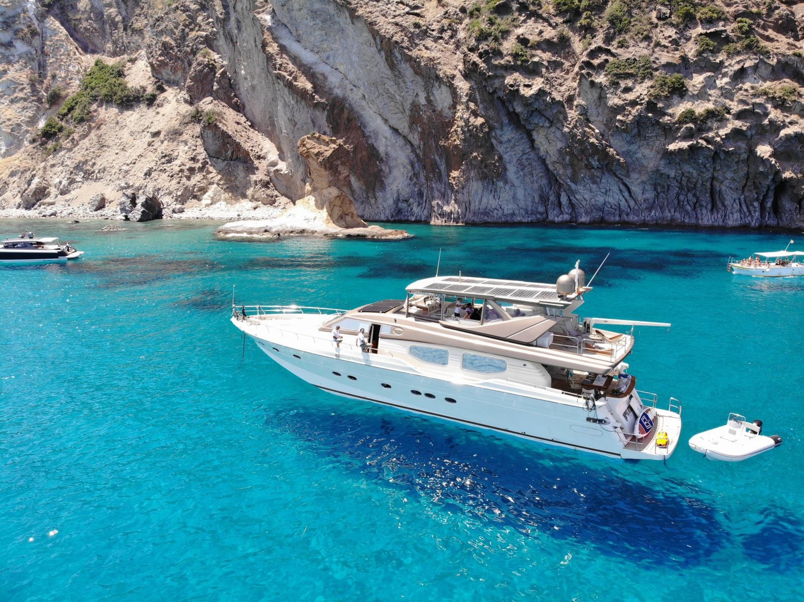 Posillipo Technema 98 - Luxury yacht charter Sardinia & Boat hire in Italy Sardinia Costa Smeralda Cannigione Cannigione 2