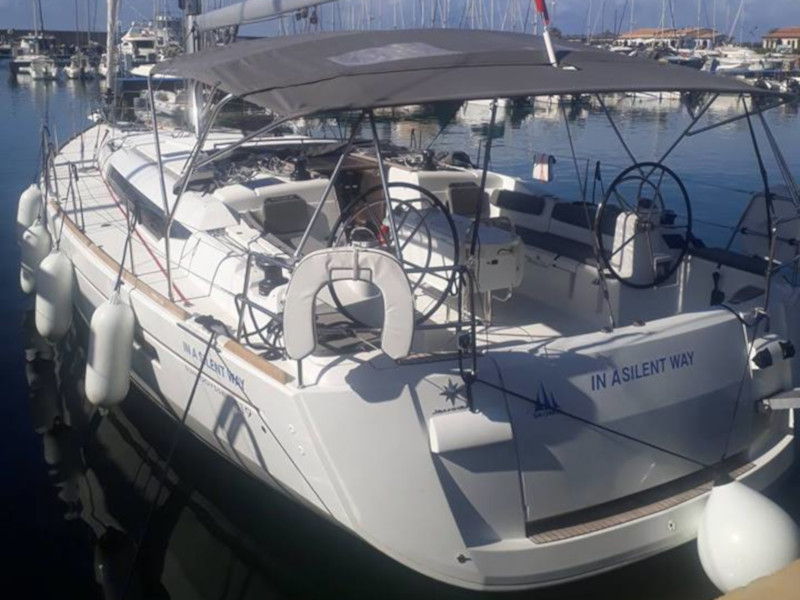 Sun Odyssey 519 - Yacht Charter Tropea & Boat hire in Italy Tropea Porto di Tropea 1
