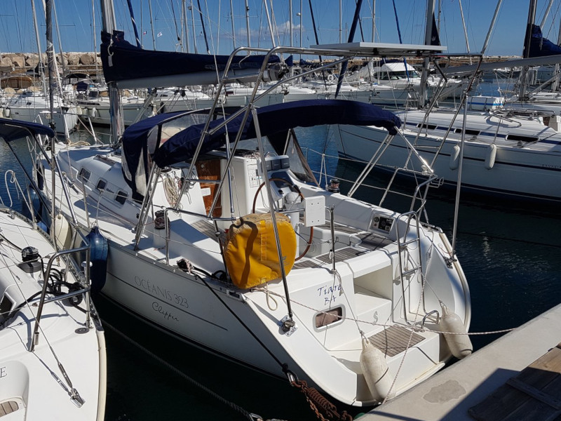 Oceanis 41 - Yacht Charter French Riviera & Boat hire in France French Riviera Bormes-les-Mimosas Port de Bormes-les-Mimosas 2