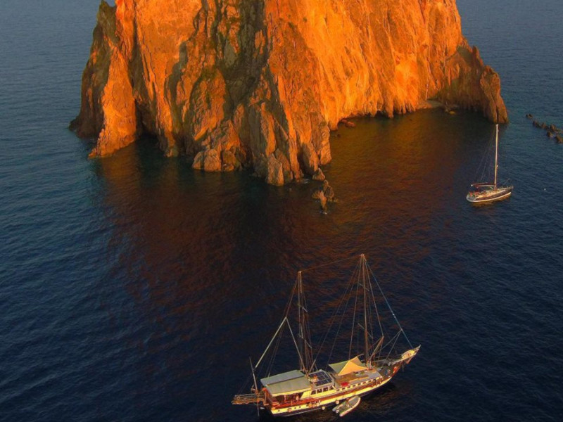 Gulet - Superyacht charter Sicily & Boat hire in Italy Sicily Aeolian Islands Milazzo Porto Santa Maria Maggiore 3