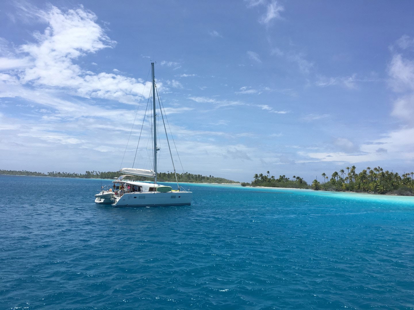 Lagoon 400 S2 - Yacht Charter Tahiti & Boat hire in French Polynesia Society Islands Tahiti Papeete Papeete 5