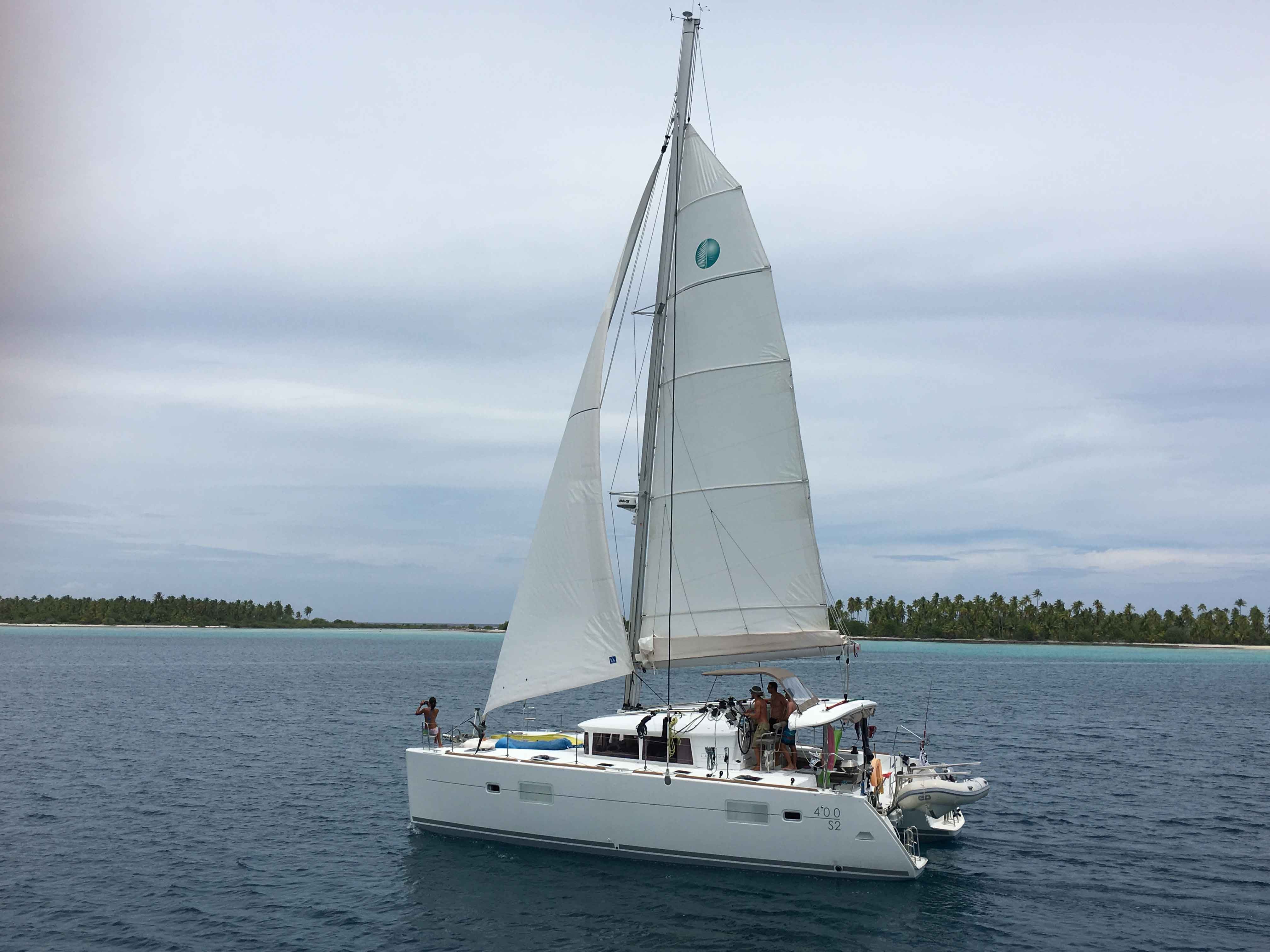Lagoon 400 S2 - Yacht Charter Tahiti & Boat hire in French Polynesia Society Islands Tahiti Papeete Papeete 4