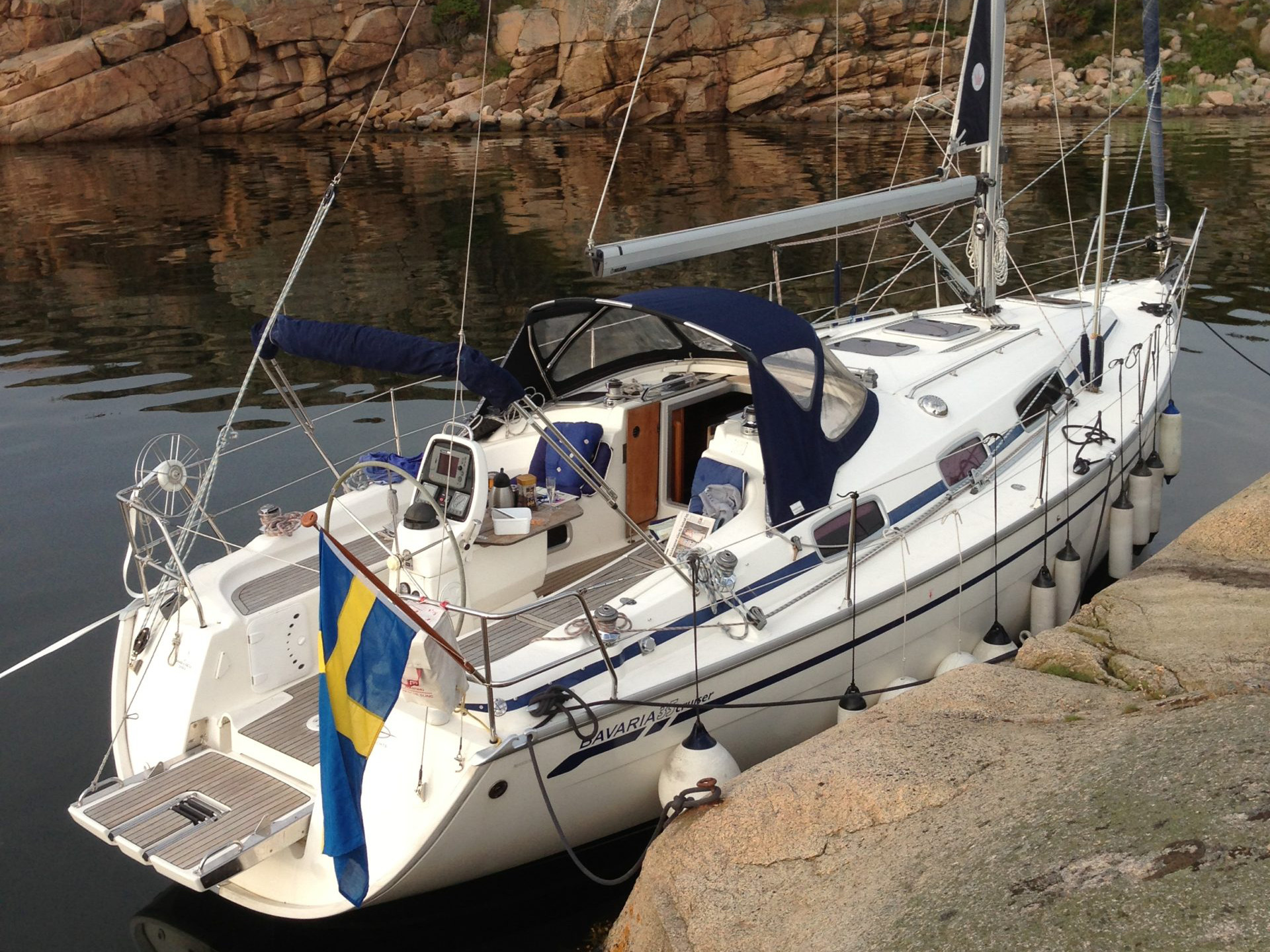 Bavaria 35 Cruiser - Motor Boat Charter Sweden & Boat hire in Sweden Wallhamn Wallhamns Marina Yachtclub 3