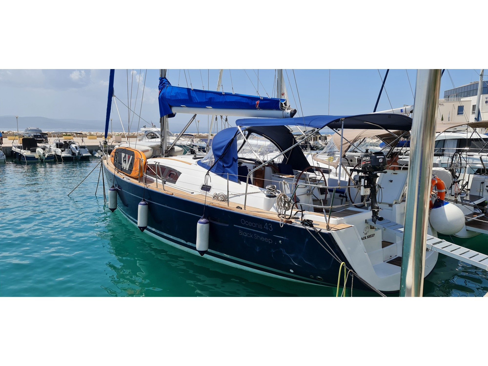 Oceanis 43 - Yacht Charter Baška Voda & Boat hire in Croatia Split-Dalmatia Baška Voda Marina Baška Voda 3