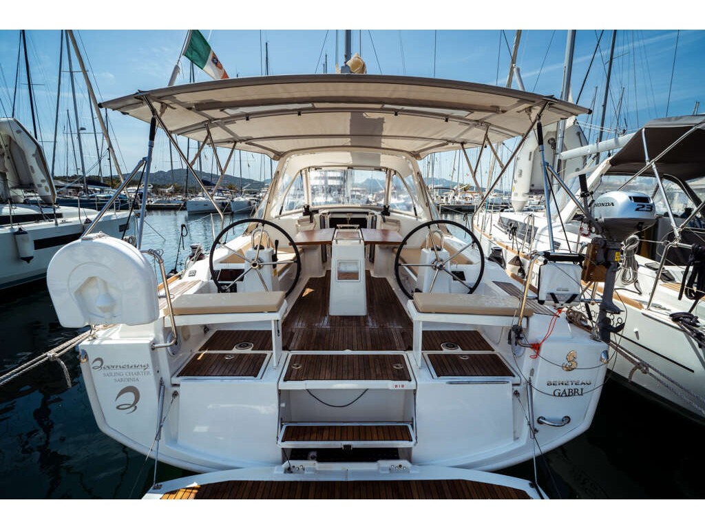 Oceanis 38 - Yacht Charter Portisco & Boat hire in Italy Sardinia Costa Smeralda Portisco Marina di Portisco 2