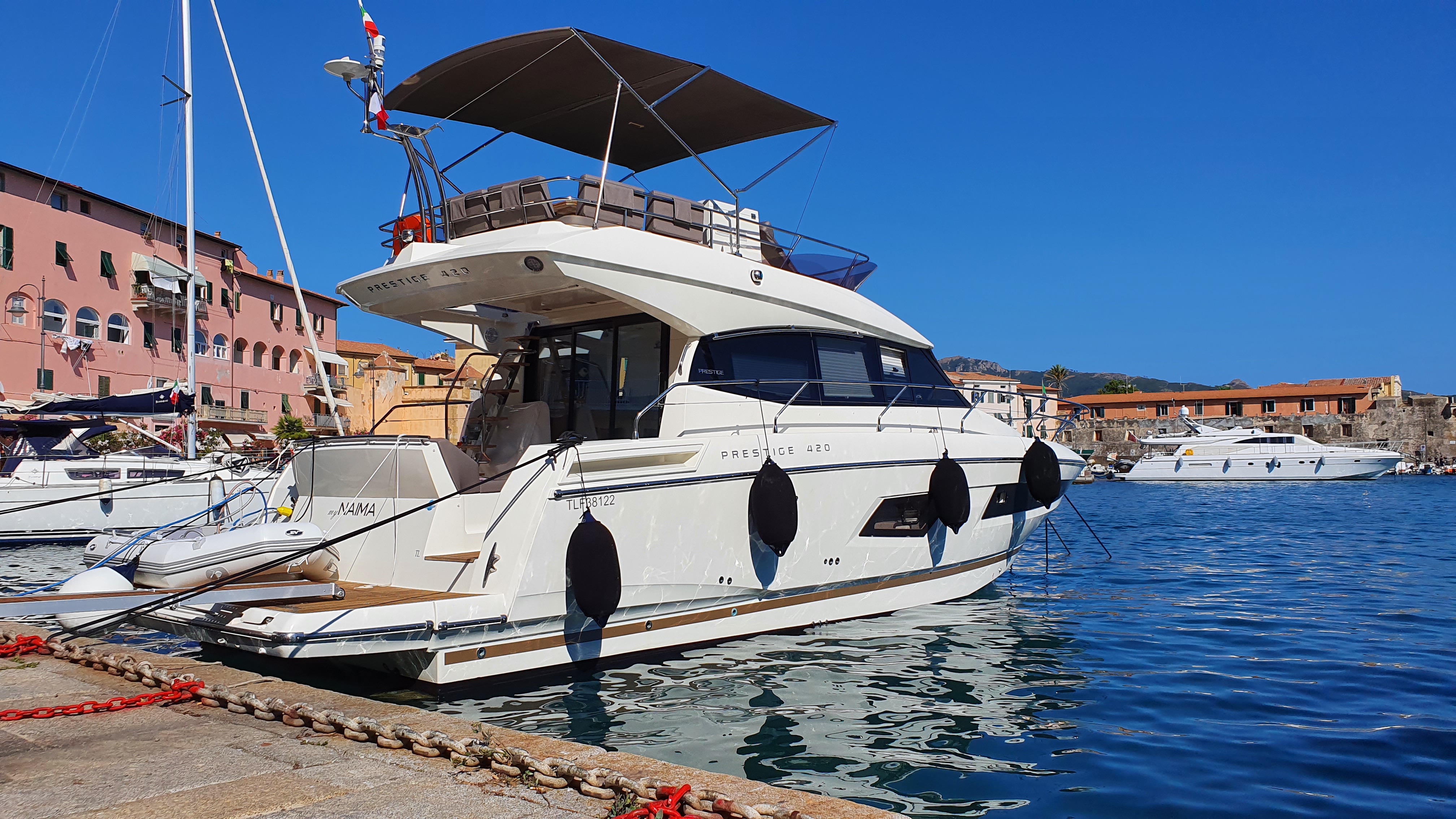 Prestige 420 Fly - Motor Boat Charter Sardinia & Boat hire in Italy Sardinia Costa Smeralda Cannigione Cannigione 4