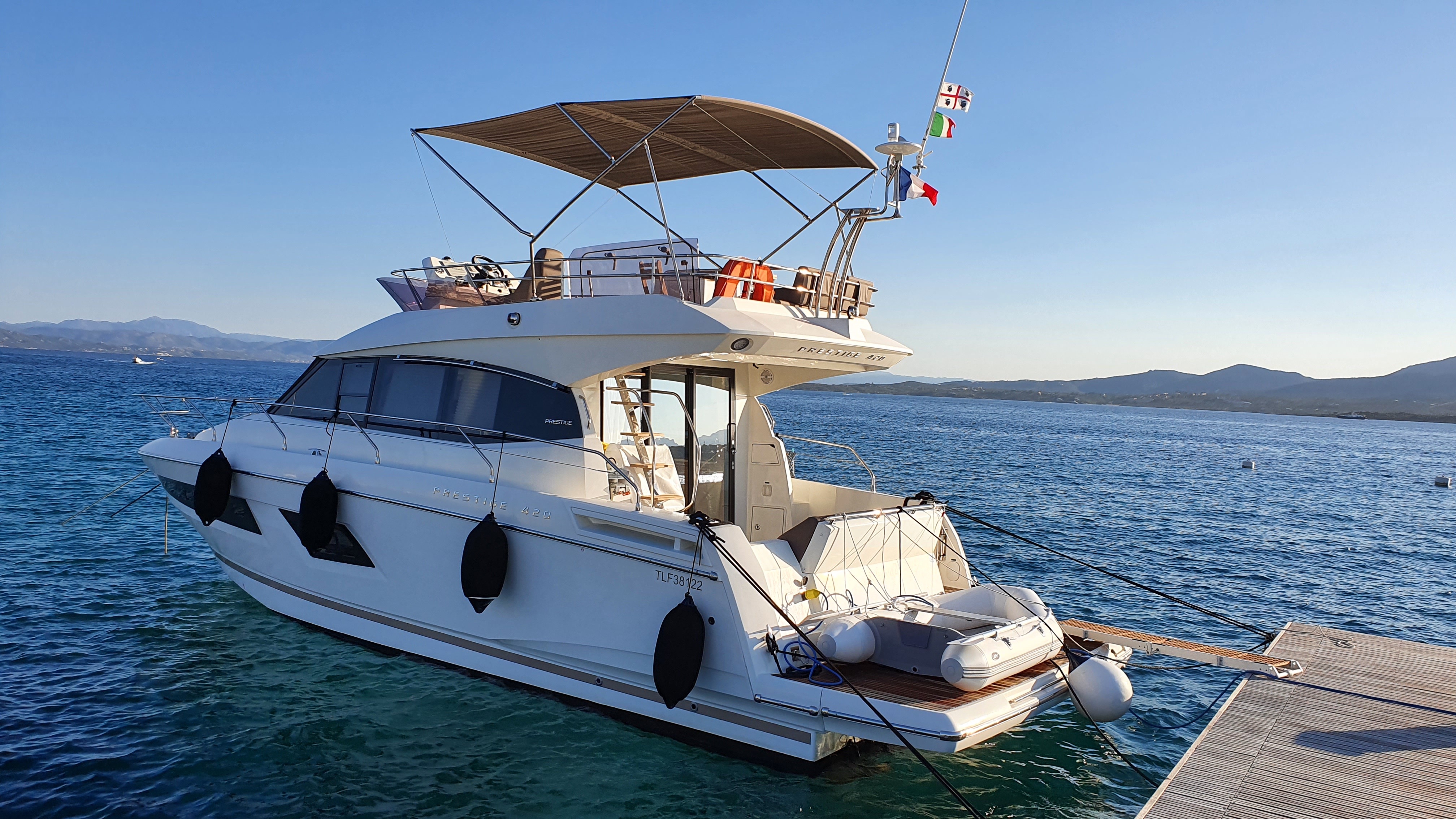 Prestige 420 Fly - Motor Boat Charter Sardinia & Boat hire in Italy Sardinia Costa Smeralda Cannigione Cannigione 5