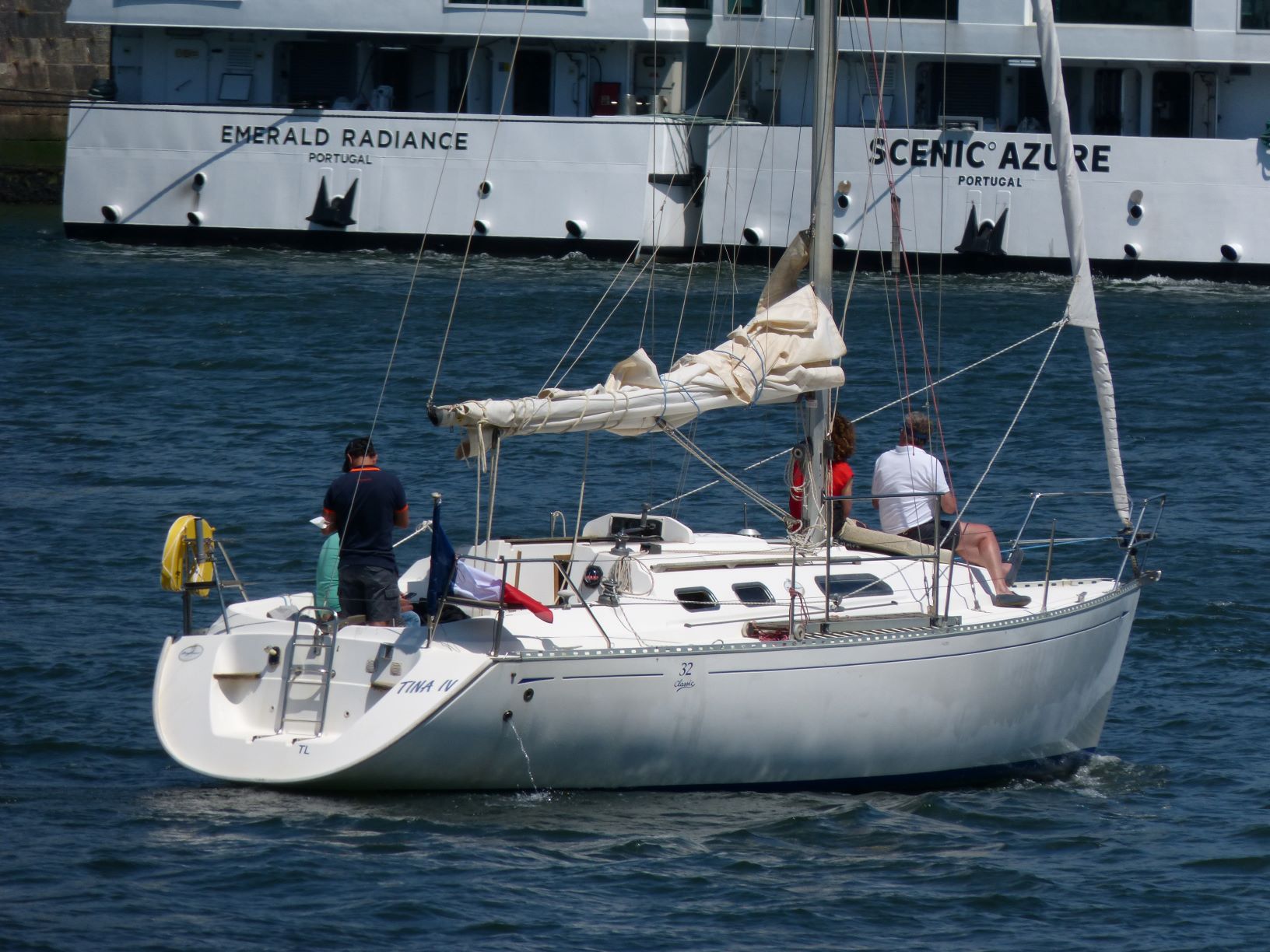 Dufour 32 - Yacht Charter Pontevedra & Boat hire in Spain Galicia Pontevedra Puerto Deportivo de Cangas 1