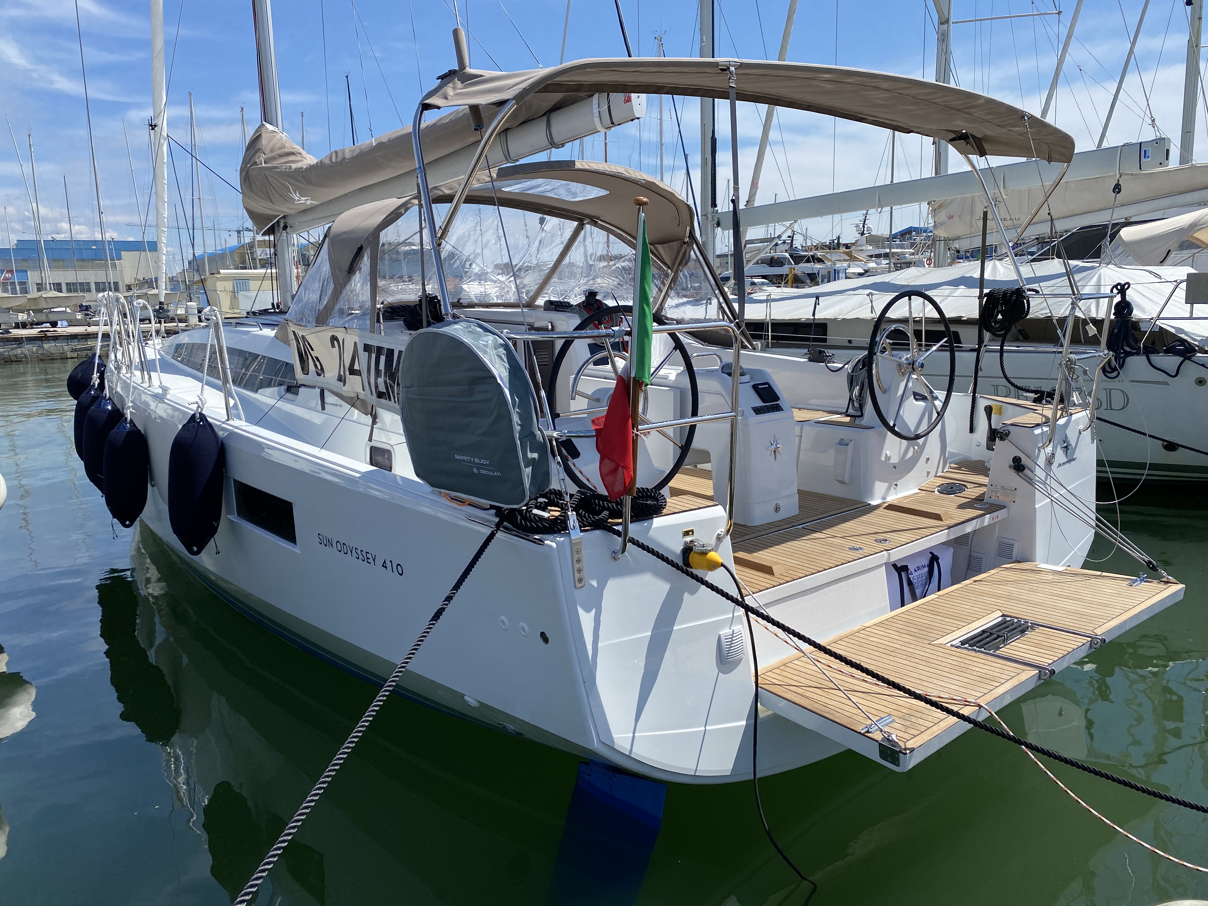 Sun Odyssey 410 - Yacht Charter Piombino & Boat hire in Italy Tuscany Piombino Salivoli 2