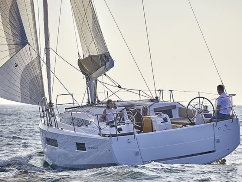 Sun Odyssey 410 - Yacht Charter Tropea & Boat hire in Italy Tropea Porto di Tropea 6
