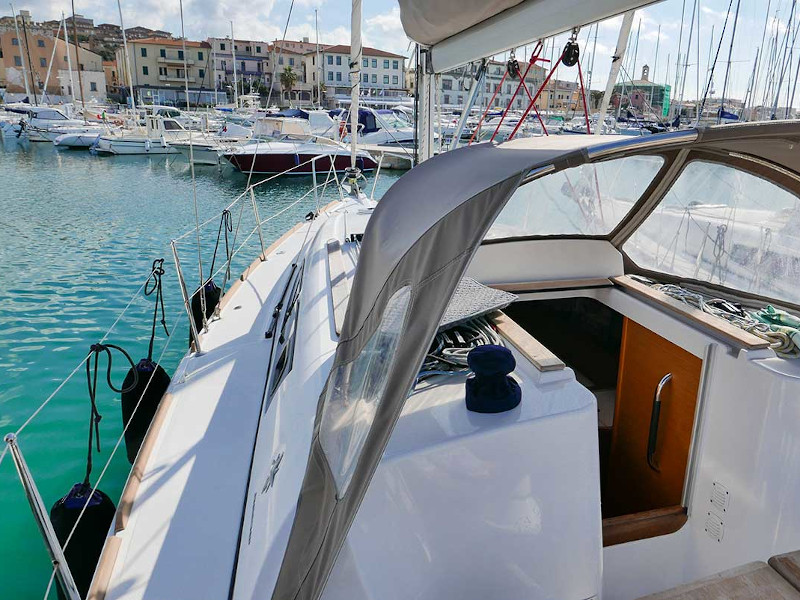 Sun Odyssey 33i - Yacht Charter San Vincenzo & Boat hire in Italy San Vincenzo Marina di San Vincenzo 1