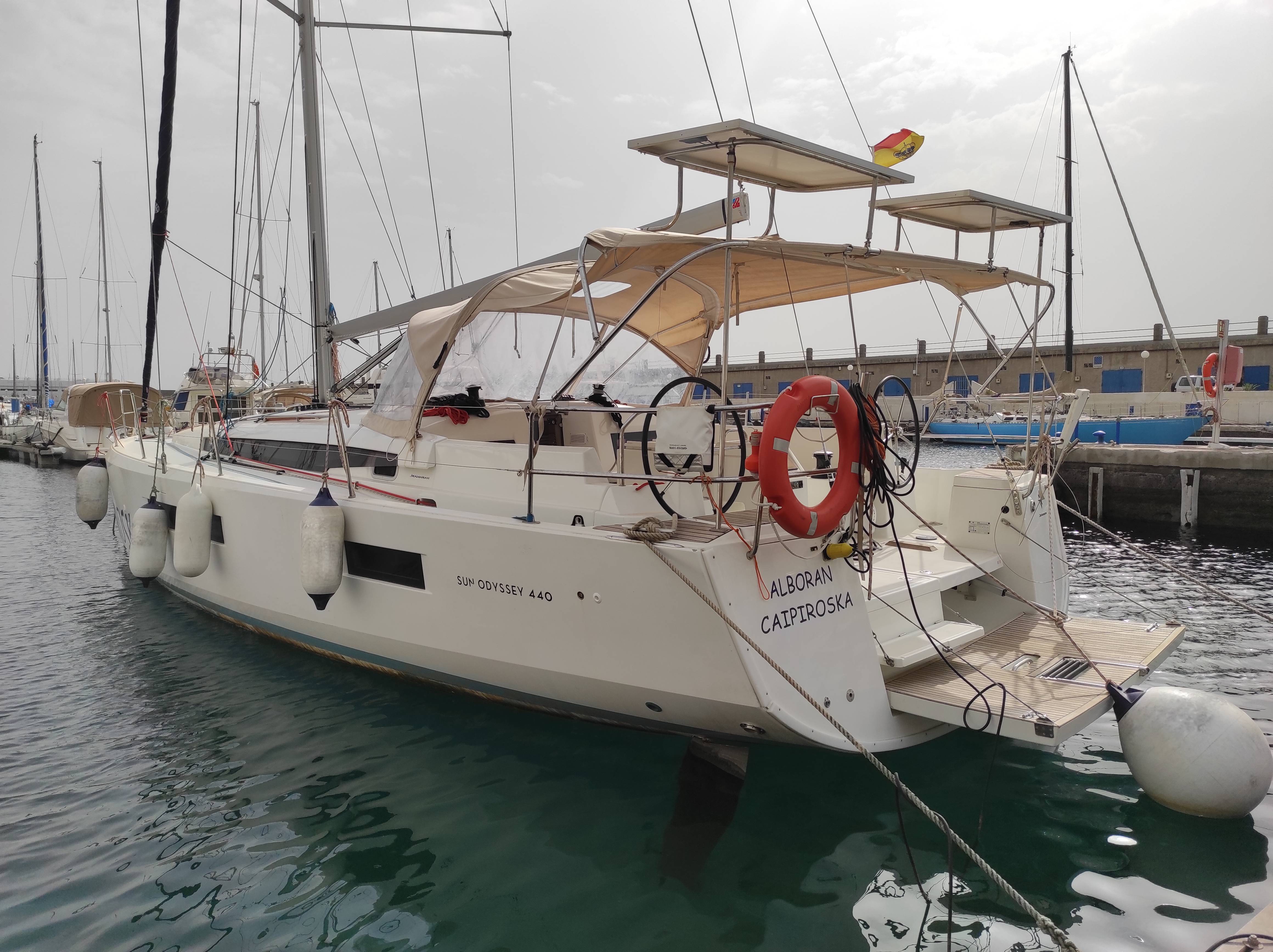 Sun Odyssey 440 - Yacht Charter Las Galletas & Boat hire in Spain Canary Islands Tenerife Las Galletas Marina del Sur 5