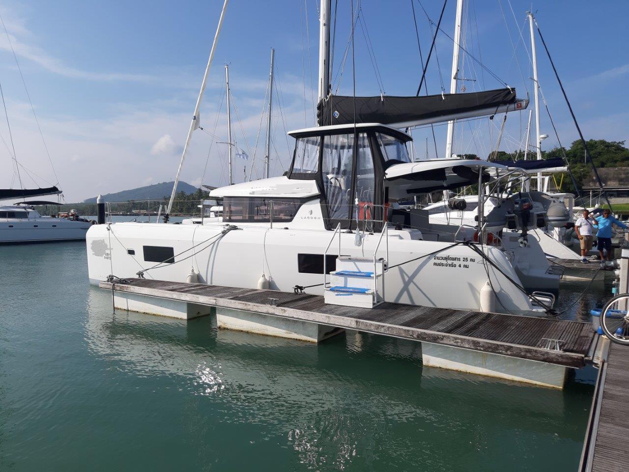 Lagoon 42 - Yacht Charter Queensland & Boat hire in Australia Queensland Whitsundays Coral Sea Marina 1