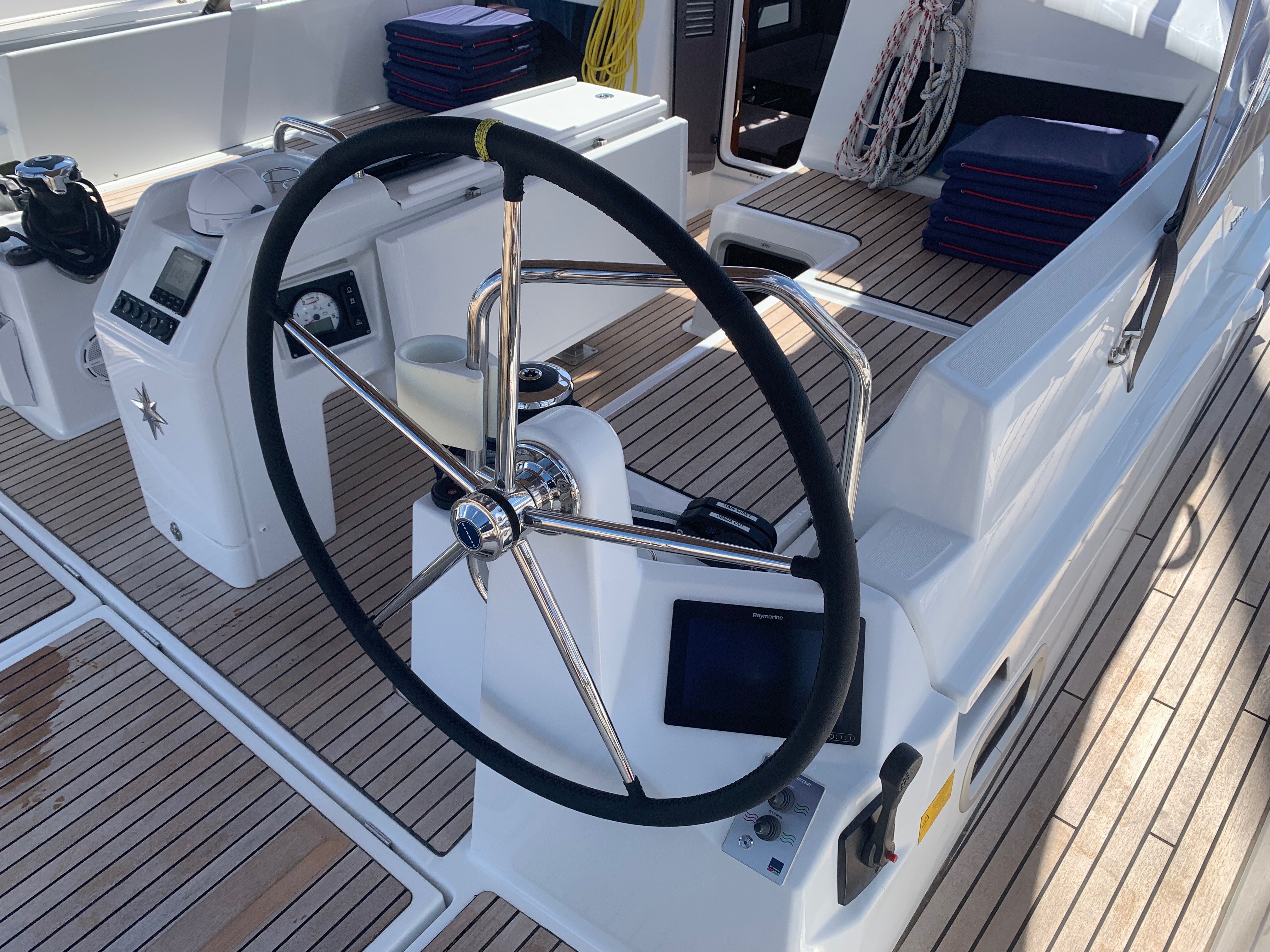 Sun Odyssey 440 - Yacht Charter Portocolom & Boat hire in Spain Balearic Islands Mallorca Portocolom Porto Colom 5