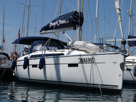 Bavaria Cruiser 37 - 3 cab. - Yacht Charter Procida & Boat hire in Italy Procida Marina di Procida 6