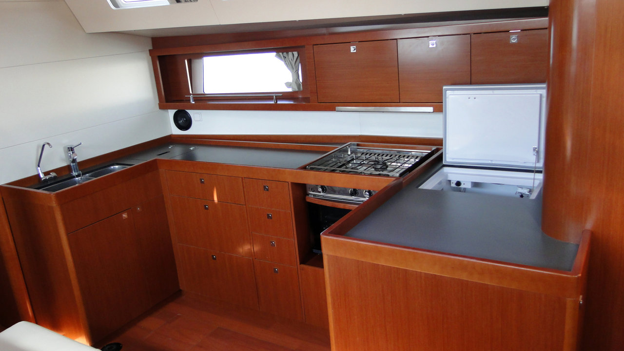 Oceanis 48 - 5 cab. - Yacht Charter Corsica & Boat hire in France Corsica South Corsica Ajaccio Port Tino Rossi 5