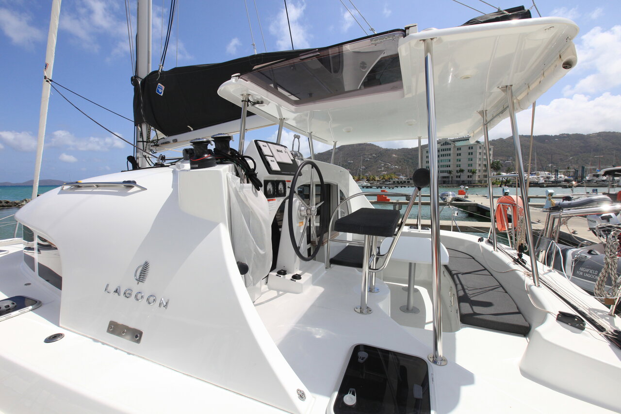 Lagoon 380 - 3 cab. - Catamaran charter Tortola & Boat hire in British Virgin Islands Tortola Road Town Joma Marina 5