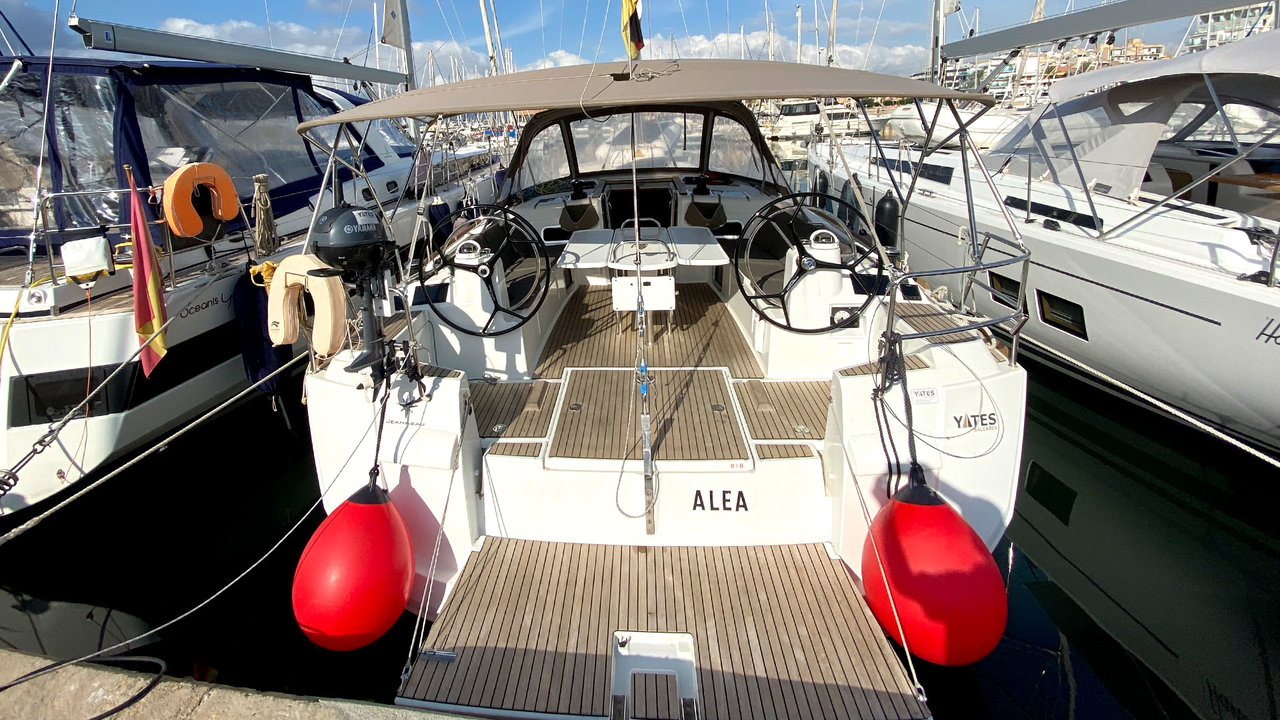 Sun Odyssey 519 - 4 + 1 cab. - Yacht Charter Can Pastilla & Boat hire in Spain Balearic Islands Mallorca Palma De Mallorca Can Pastilla Club Maritimo San Antonio De La Playa 3