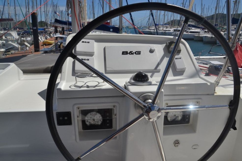 Lagoon 450 - 4 + 2 cab. - Yacht Charter Martinique & Boat hire in Martinique Le Marin Marina du Marin 5
