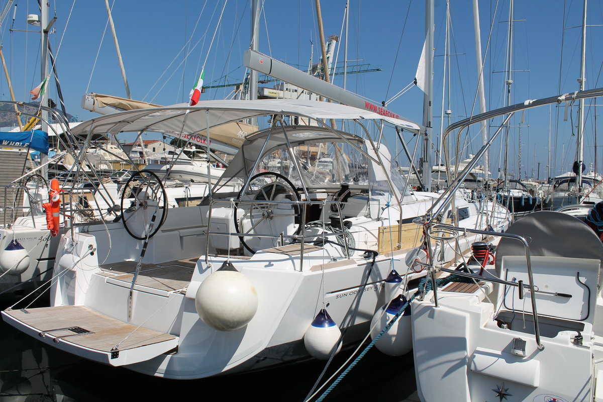 Sun Odyssey 519 - 5 + 1 cab. - Yacht Charter Marsala & Boat hire in Italy Sicily Aegadian Islands Marsala Marsala Marina 1