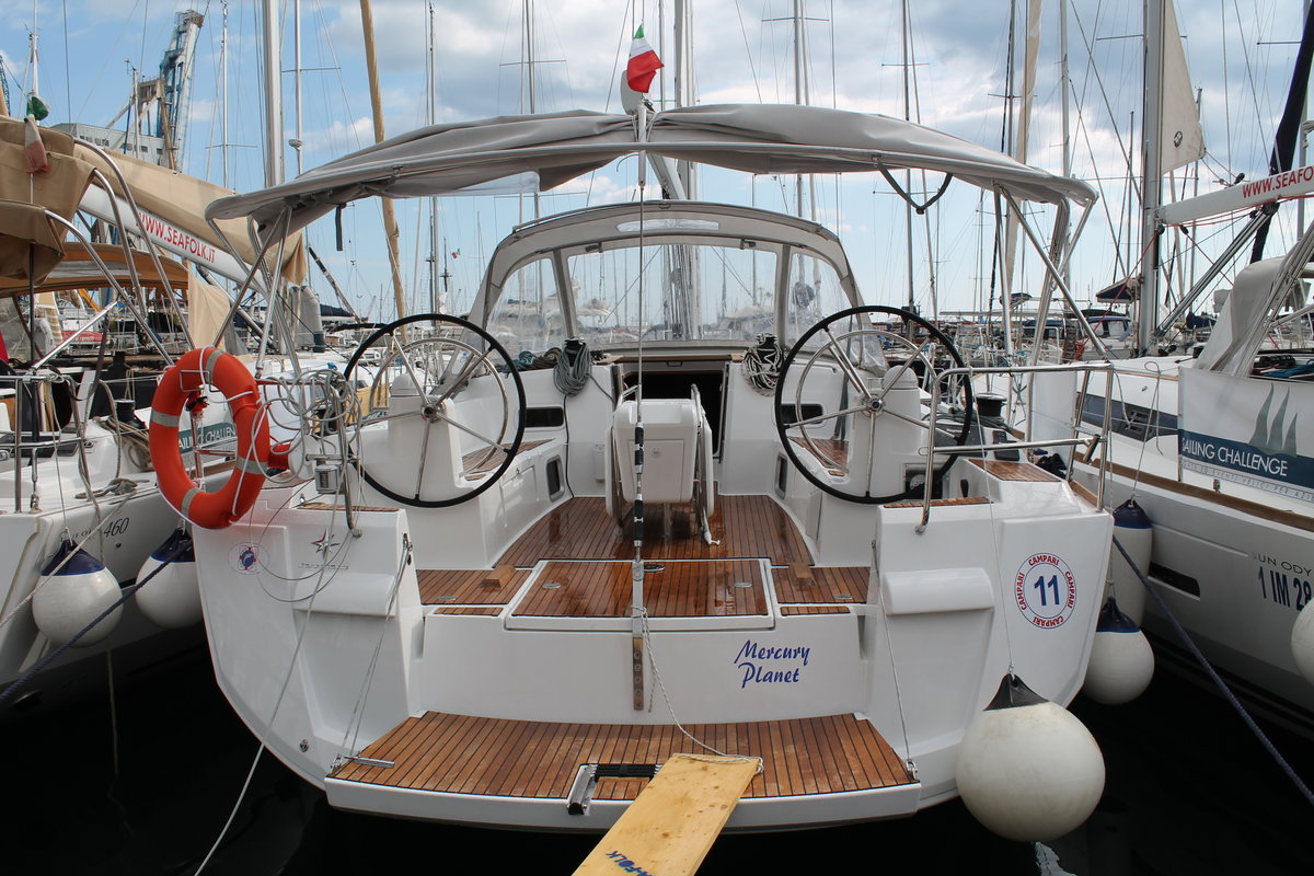 Sun Odyssey 519 - 5 + 1 cab. - Yacht Charter Marsala & Boat hire in Italy Sicily Aegadian Islands Marsala Marsala Marina 4