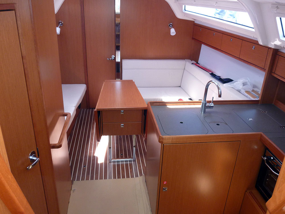 Bavaria Cruiser 37 - 3 cab. - Yacht Charter El Arenal & Boat hire in Spain Balearic Islands Mallorca El Arenal Club Nautic S`Arenal 6