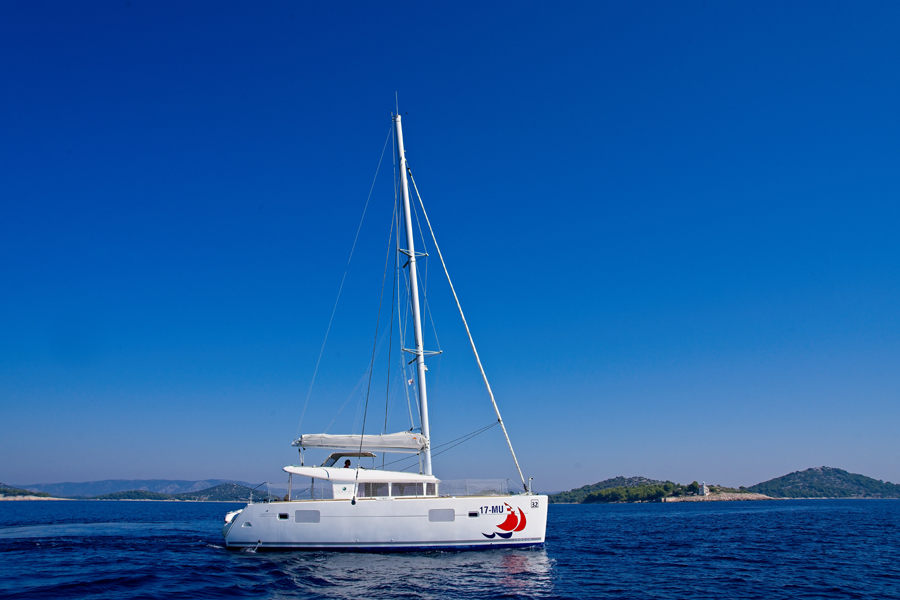 Lagoon 400 - 4 cab. - Yacht Charter Murter & Boat hire in Croatia Kornati Islands Murter Murter Marina Hramina 4