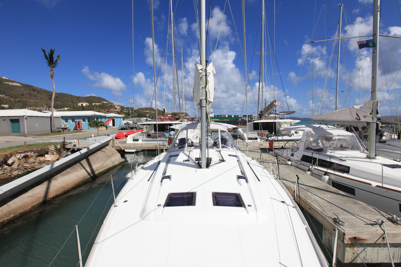 Oceanis 48 - 4 cab. - Sailboat Charter British Virgin Islands & Boat hire in British Virgin Islands Tortola Road Town Joma Marina 5