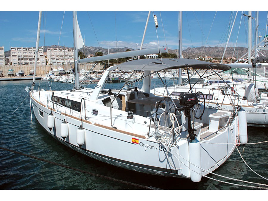 Oceanis 38.1 - Yacht Charter Balearics & Boat hire in Spain Balearic Islands Mallorca Palma De Mallorca Palma de Mallorca Marina Palma Cuarentena 3
