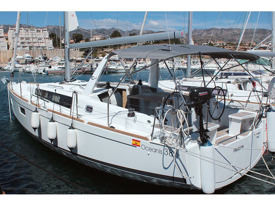 Oceanis 38.1 - Yacht Charter Palma & Boat hire in Spain Balearic Islands Mallorca Palma De Mallorca Palma de Mallorca Marina Palma Cuarentena 3