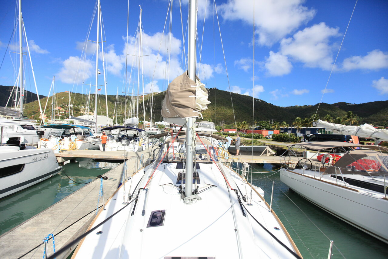Sun Odyssey 419 - Sailboat Charter British Virgin Islands & Boat hire in British Virgin Islands Tortola Road Town Joma Marina 4
