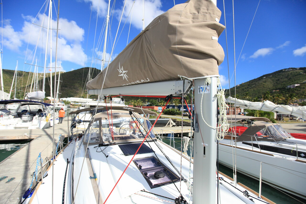 Sun Odyssey 419 - Sailboat Charter British Virgin Islands & Boat hire in British Virgin Islands Tortola Road Town Joma Marina 5