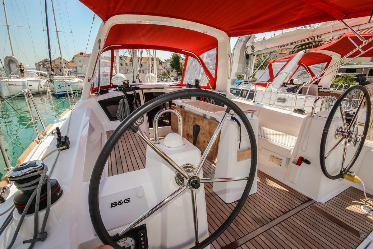 Oceanis 35 - Yacht Charter Pula & Boat hire in Croatia Istria and Kvarner Gulf Pula Pomer ACI Marina Pomer 3