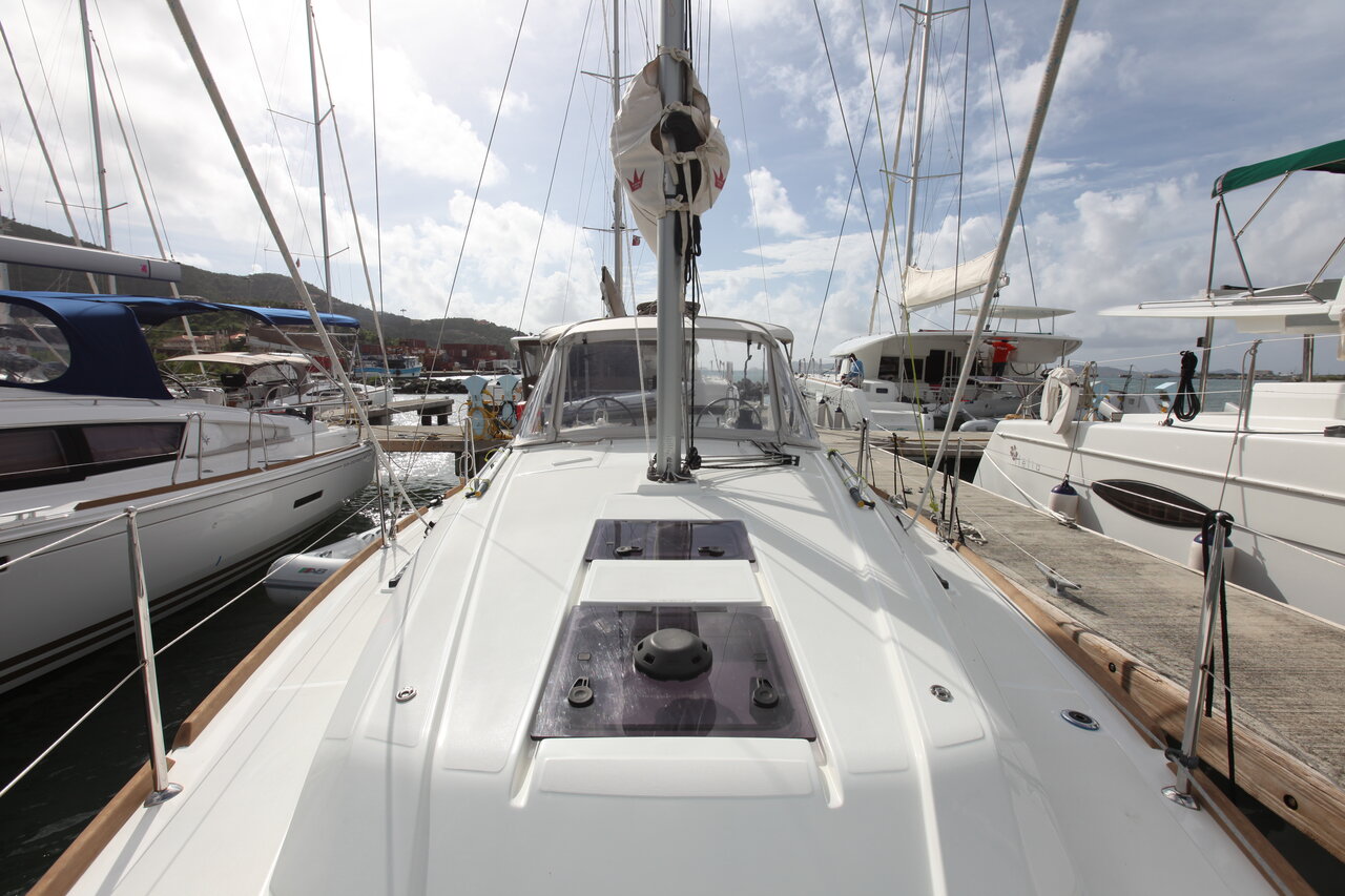 Oceanis 35.1 - 2 cab. - Sailboat Charter British Virgin Islands & Boat hire in British Virgin Islands Tortola Road Town Joma Marina 4