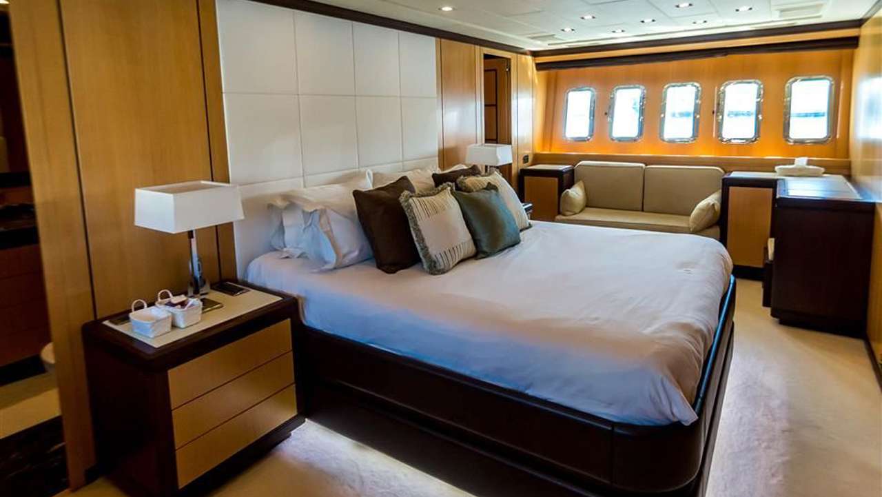 DAYA - Yacht Charter Miami & Boat hire in Florida & Bahamas 6